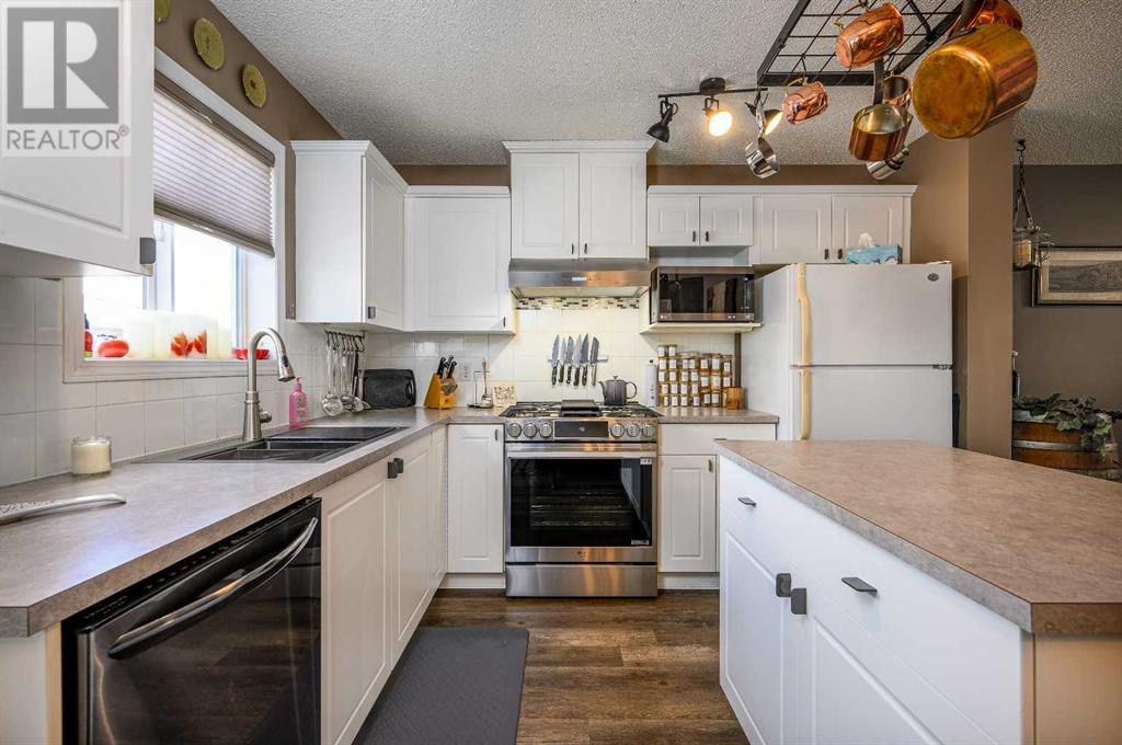 Single Family House for Sale in  Citadel Mesa Close NW Citadel Calgary 