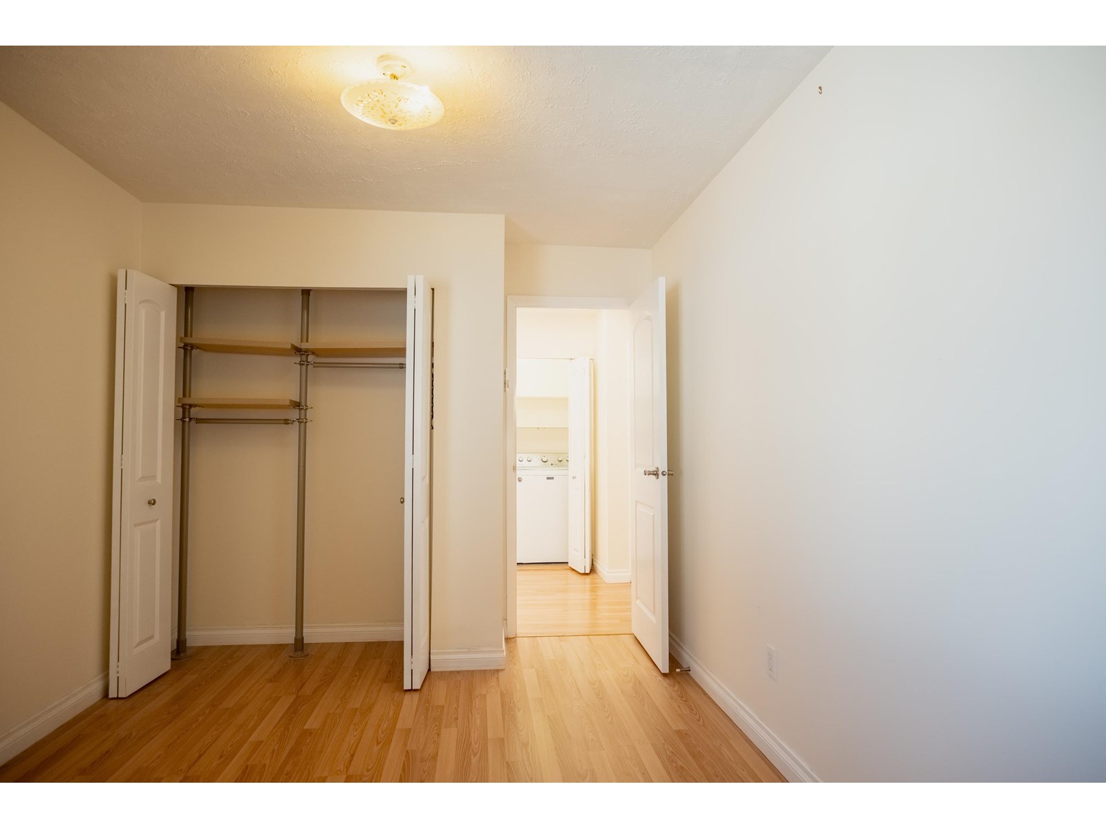 1469 MERKLIN STREET, White Rock
