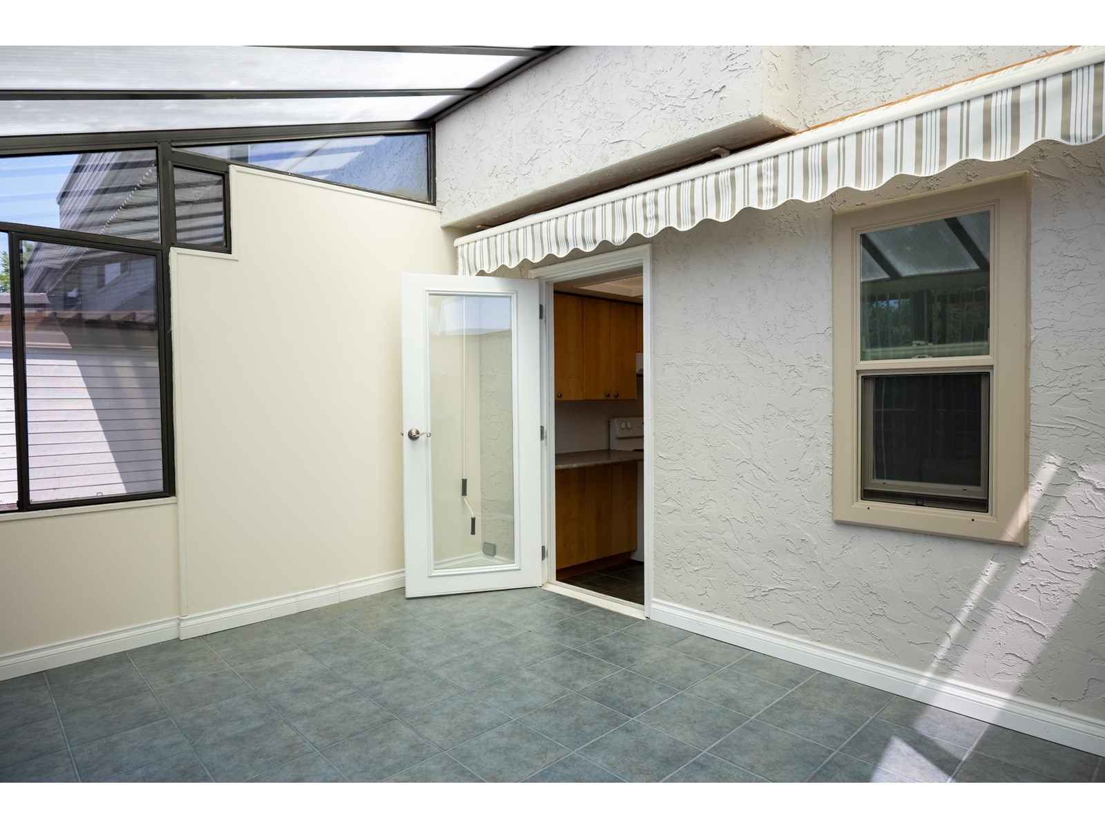 1469 MERKLIN STREET, White Rock