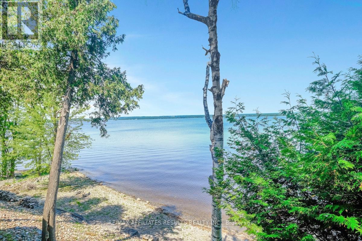 Photo 8 of 2130 B River Road, Mcnab Braeside ON