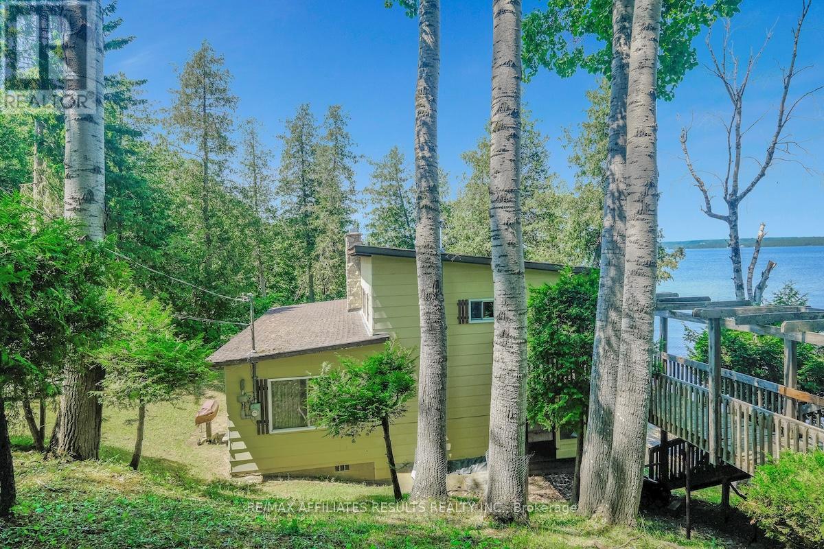 Photo 9 of 2130 B River Road, Mcnab Braeside ON