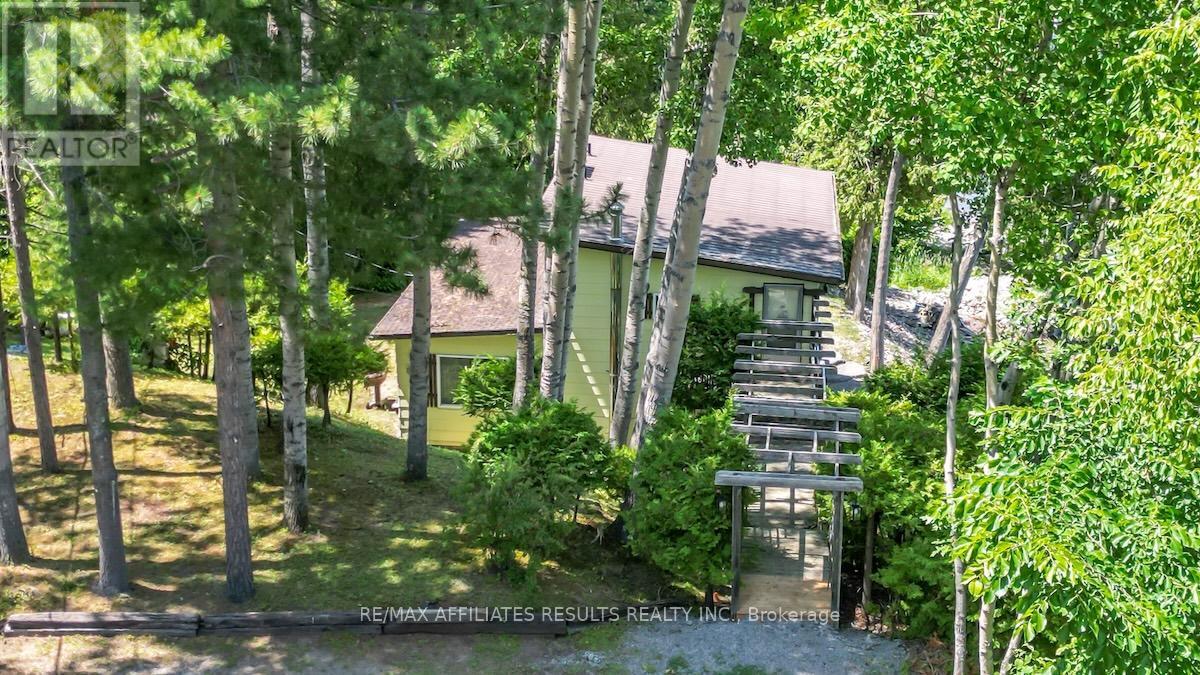 Photo 23 of 2130 B River Road, Mcnab Braeside ON