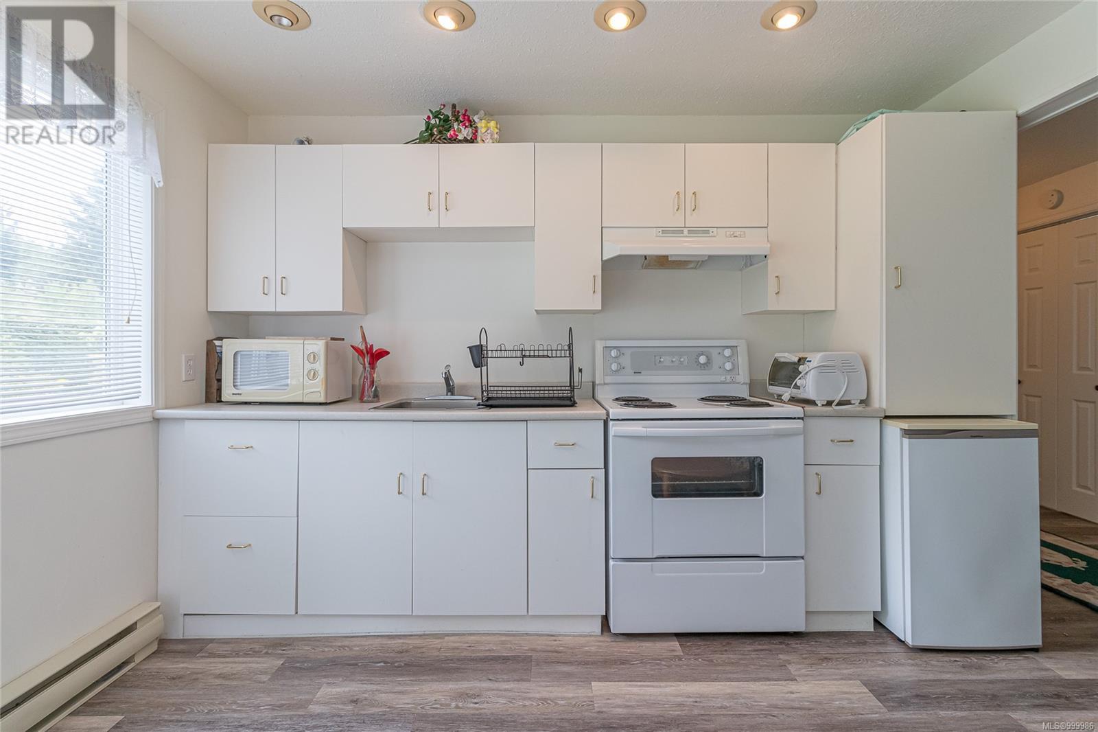 Photo 31 of 253 Hembrough Rd, Bowser BC