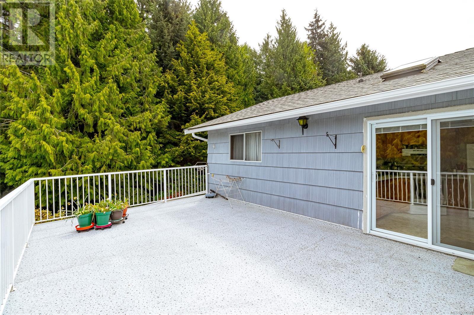 Photo 6 of 253 Hembrough Rd, Bowser BC