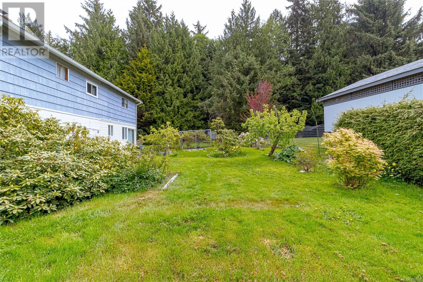 Photo 38 of 253 Hembrough Rd, Bowser BC