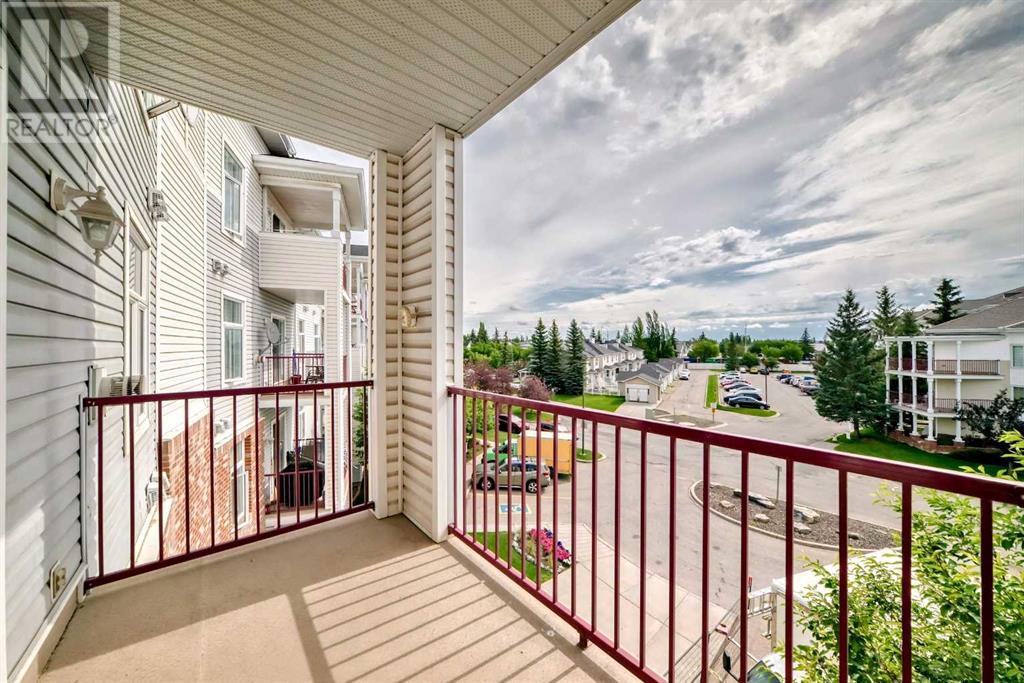 Single Family House for Sale in   Country Village Bay NE Country Hills Village Calgary 
