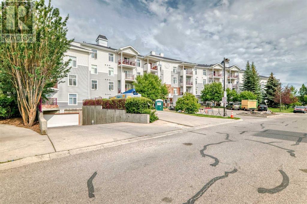 Single Family House for Sale in   Country Village Bay NE Country Hills Village Calgary 