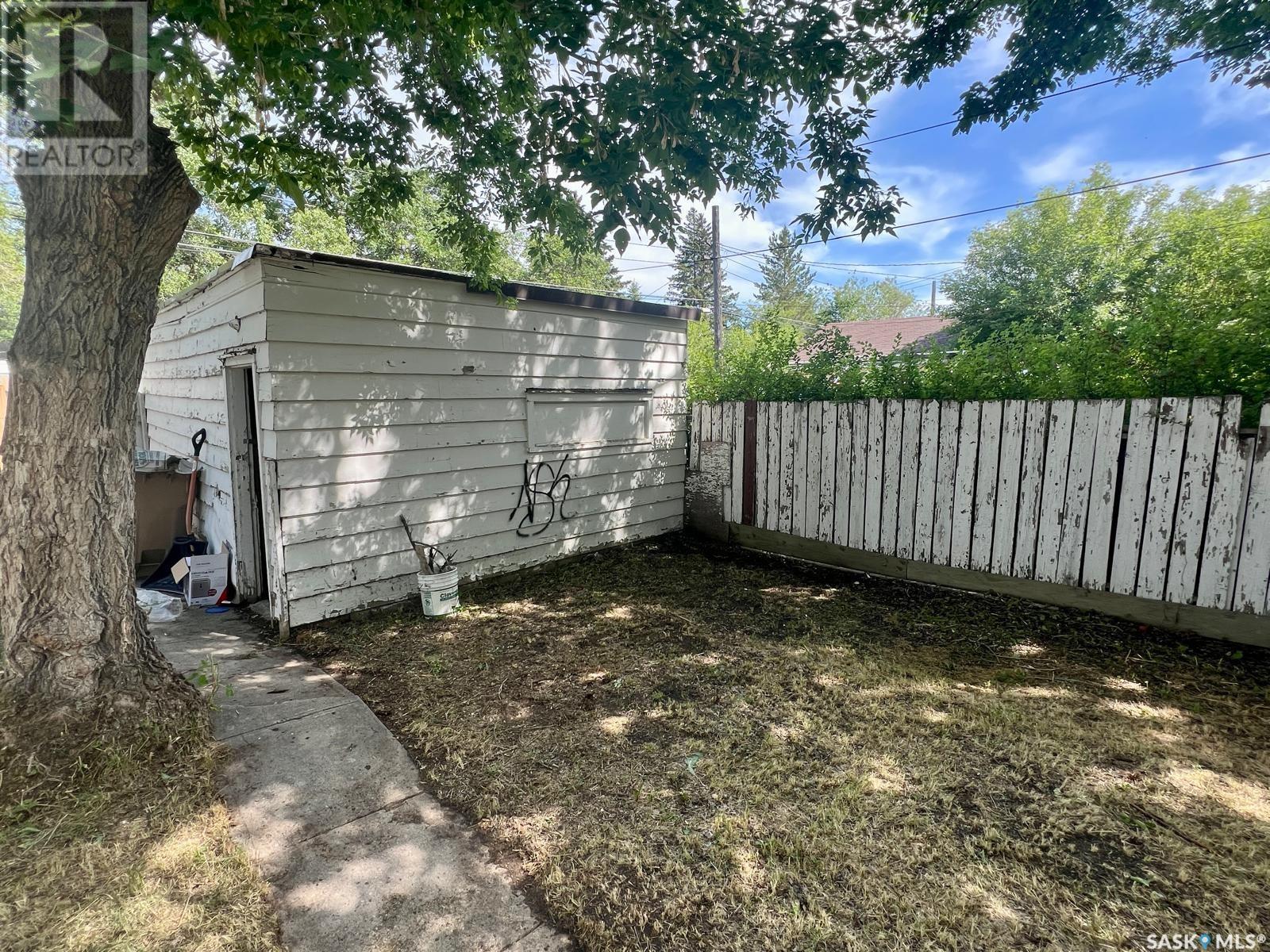 Photo 13 of 1153 Elphinstone Street, Regina SK