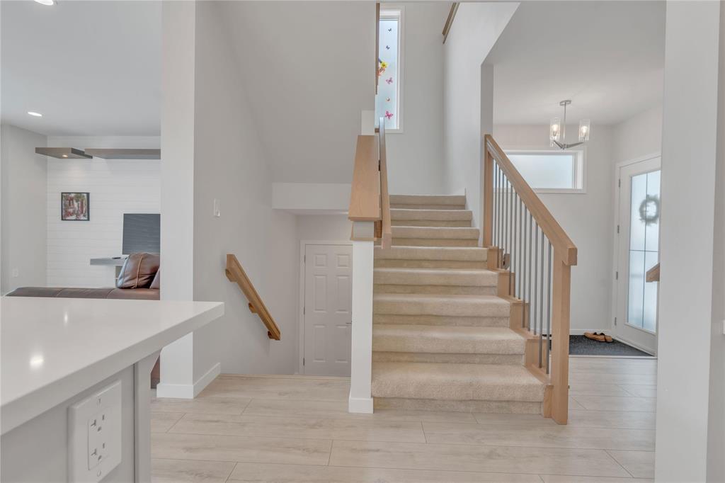 Photo 6 of 166 Big Bluestem Road, Winnipeg MB