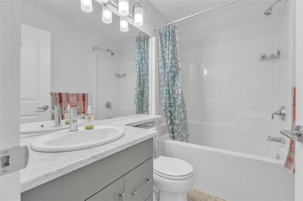Photo 38 of 166 Big Bluestem Road, Winnipeg MB