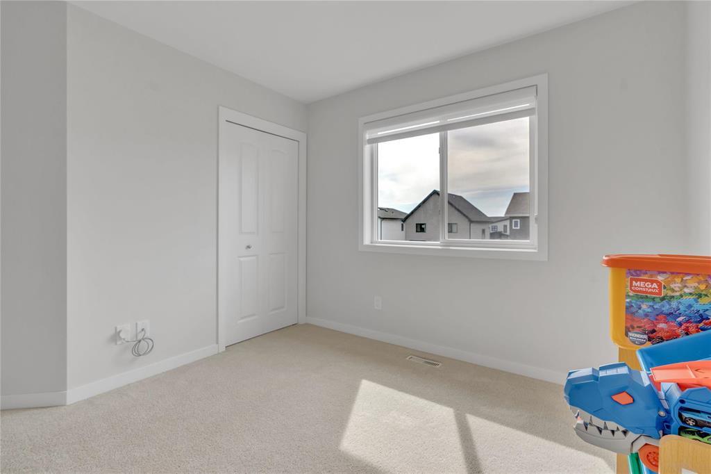 Photo 8 of 166 Big Bluestem Road, Winnipeg MB