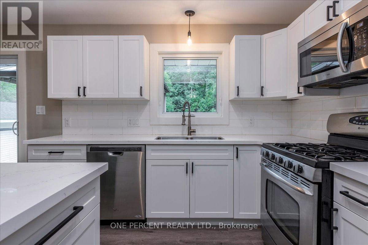 Photo 37 of 682 Stephenson Rd 2 Road E, Huntsville ON