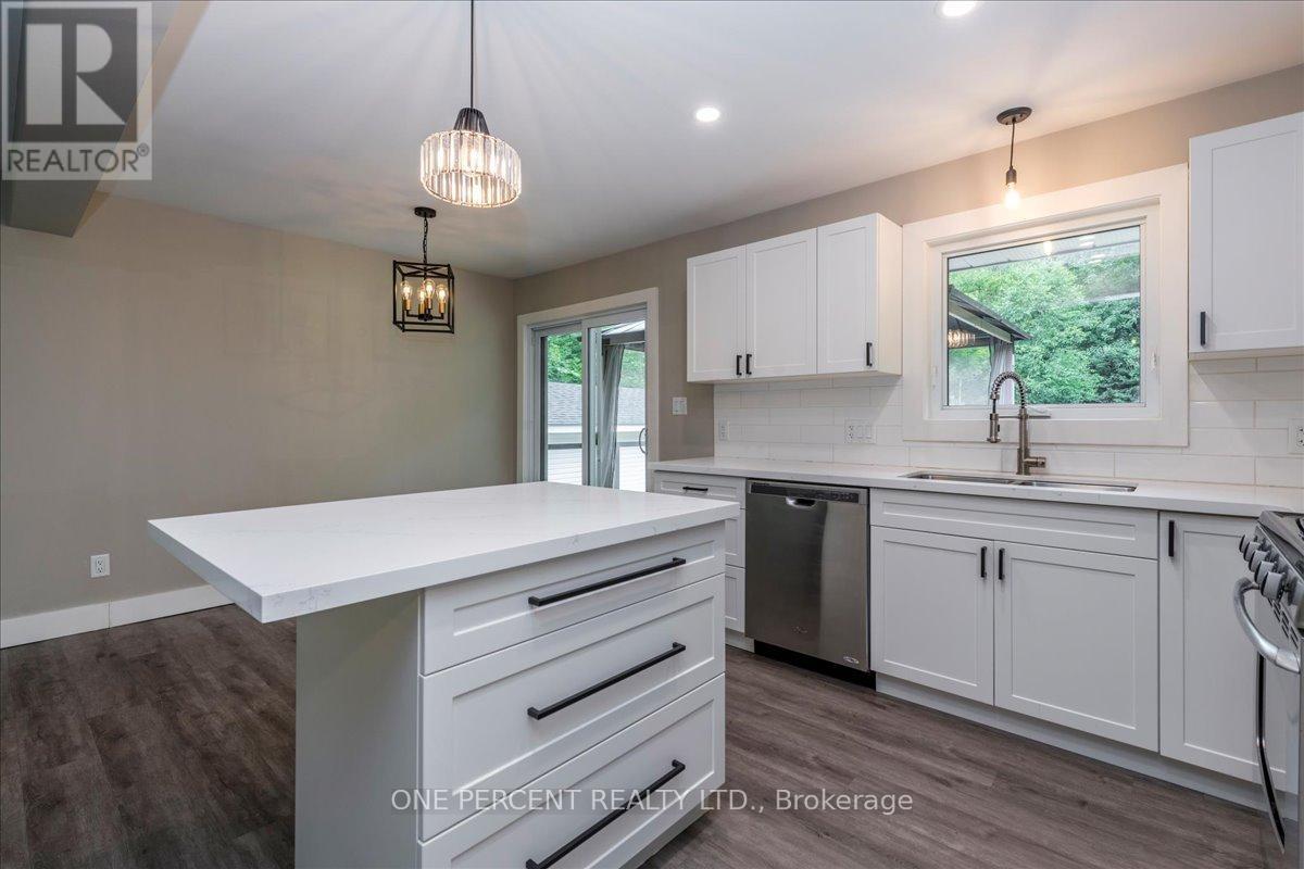 Photo 29 of 682 Stephenson Rd 2 Road E, Huntsville ON