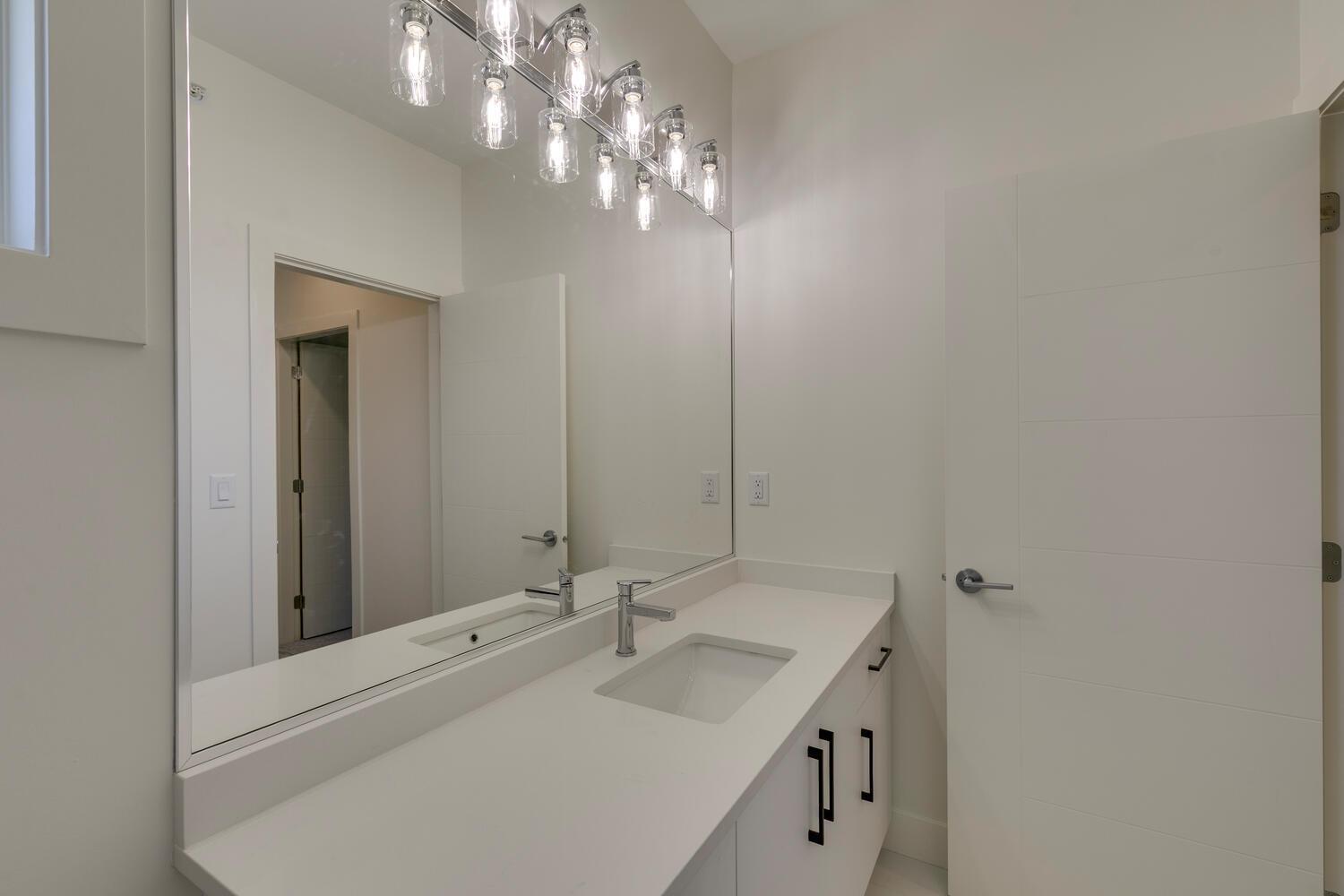 60 14550 MORRIS VALLEY ROAD, Mission