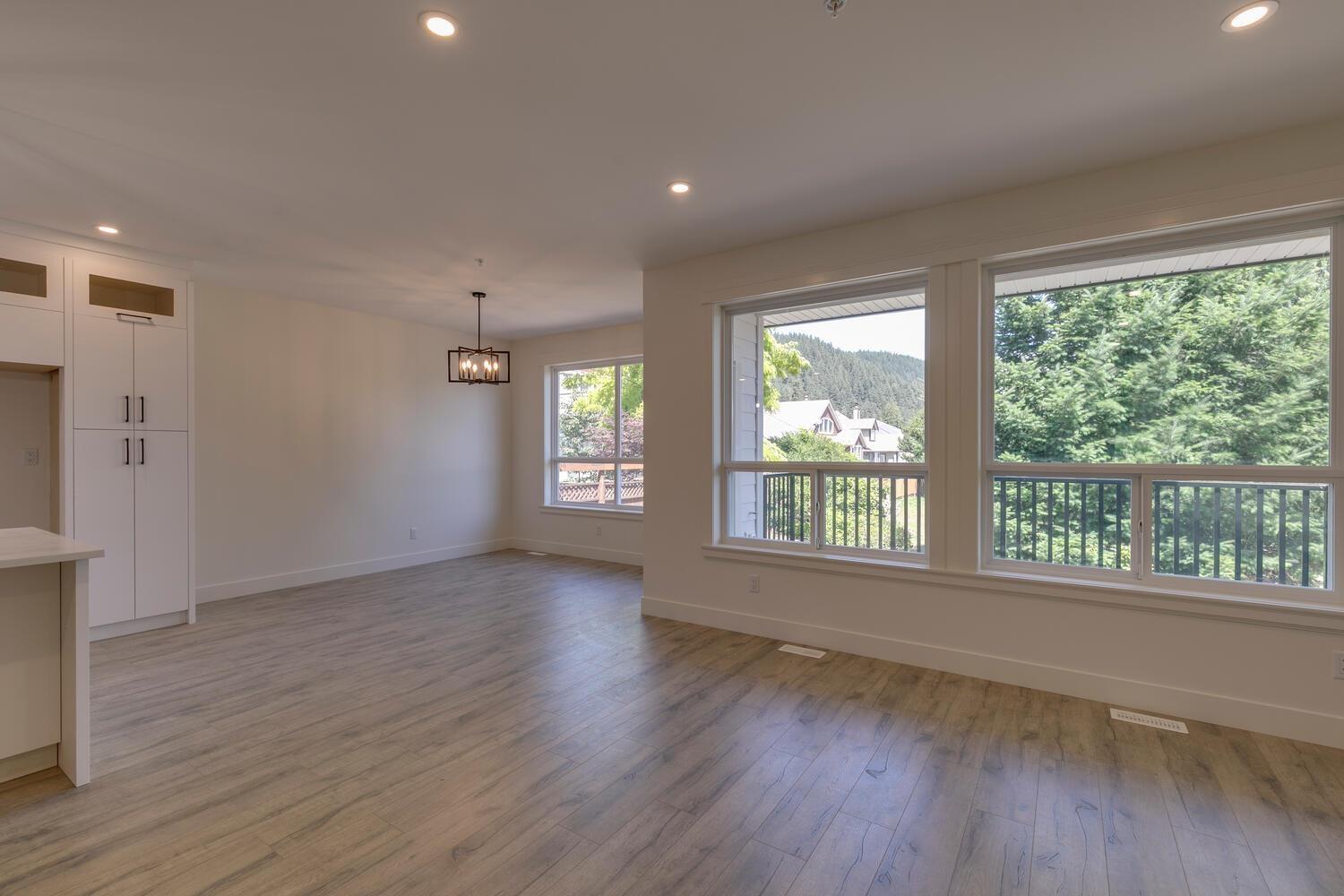 60 14550 MORRIS VALLEY ROAD, Mission