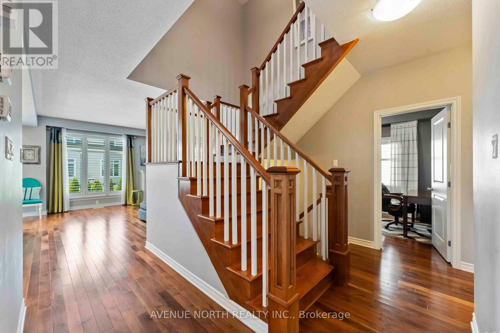 Photo 2 of 714 Bunchberry Way, Ottawa ON