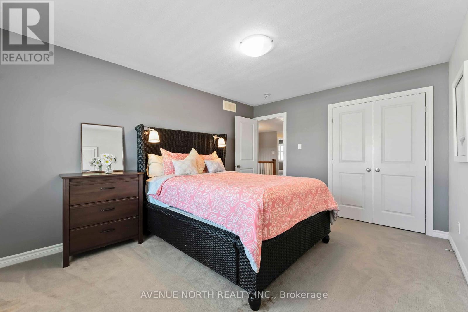 Photo 14 of 714 Bunchberry Way, Ottawa ON