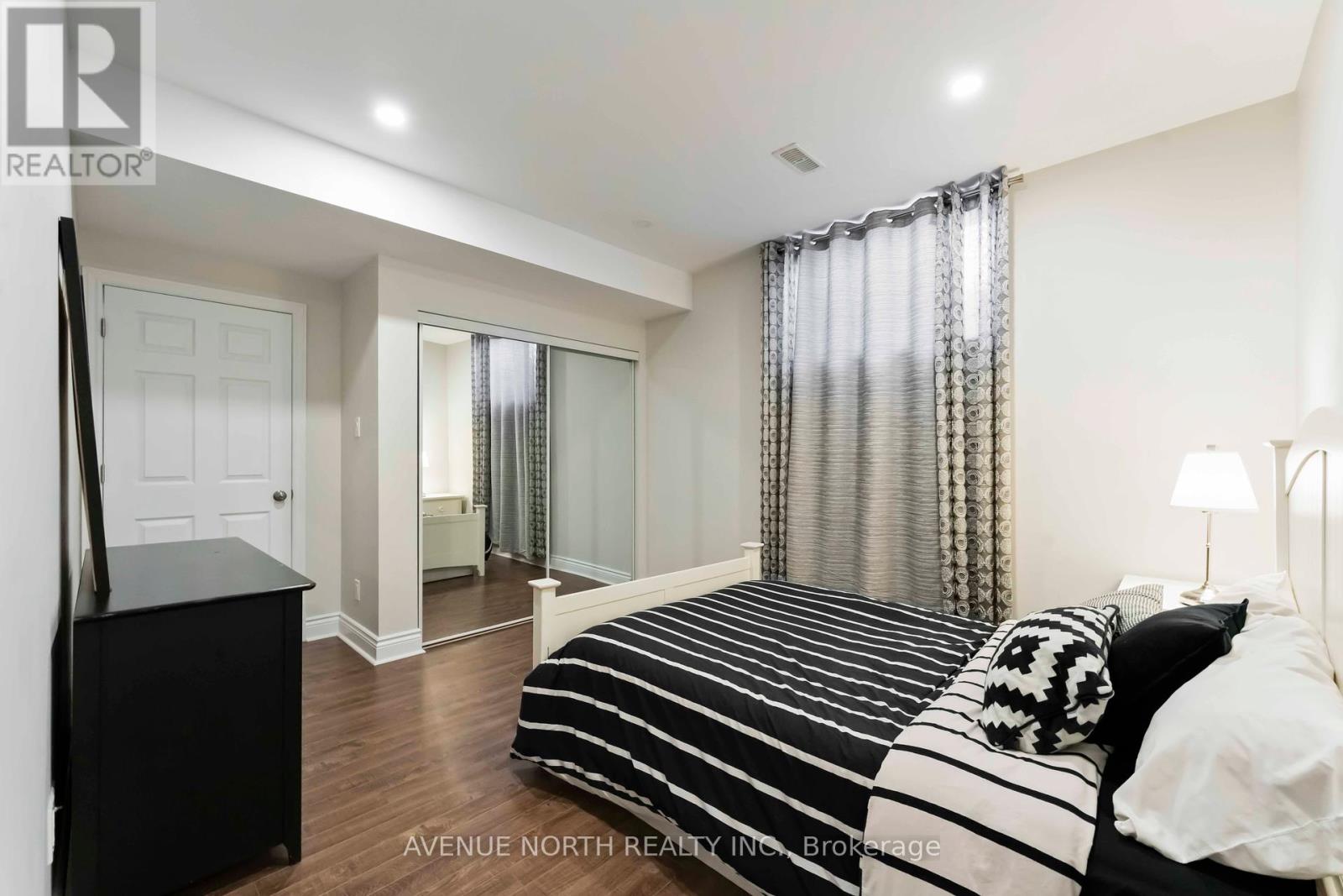 Photo 39 of 714 Bunchberry Way, Ottawa ON