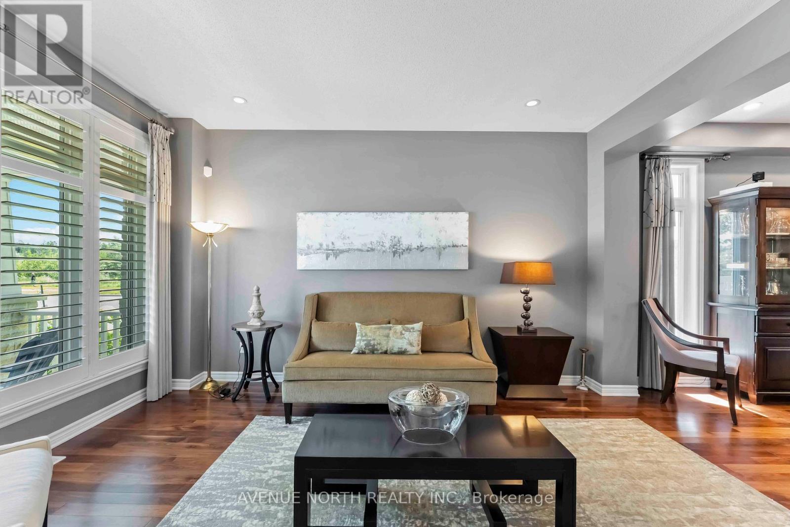 Photo 4 of 714 Bunchberry Way, Ottawa ON
