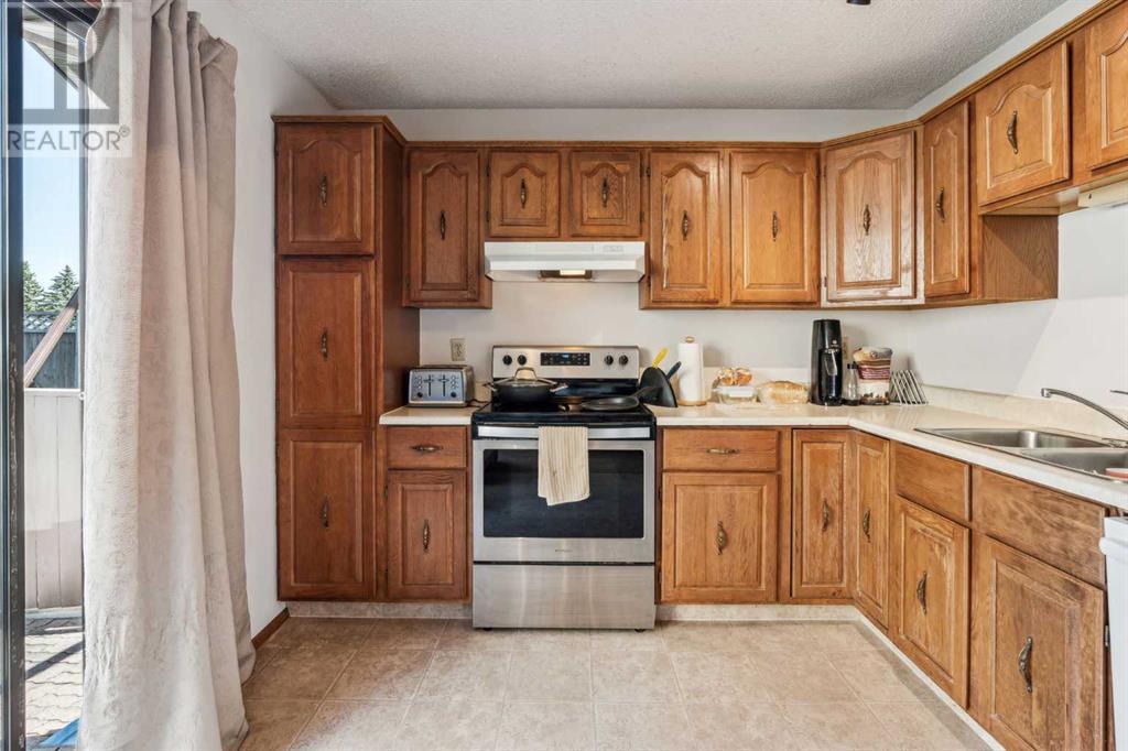 Single Family House for Sale in  Edgehill Drive NW Edgemont Calgary 