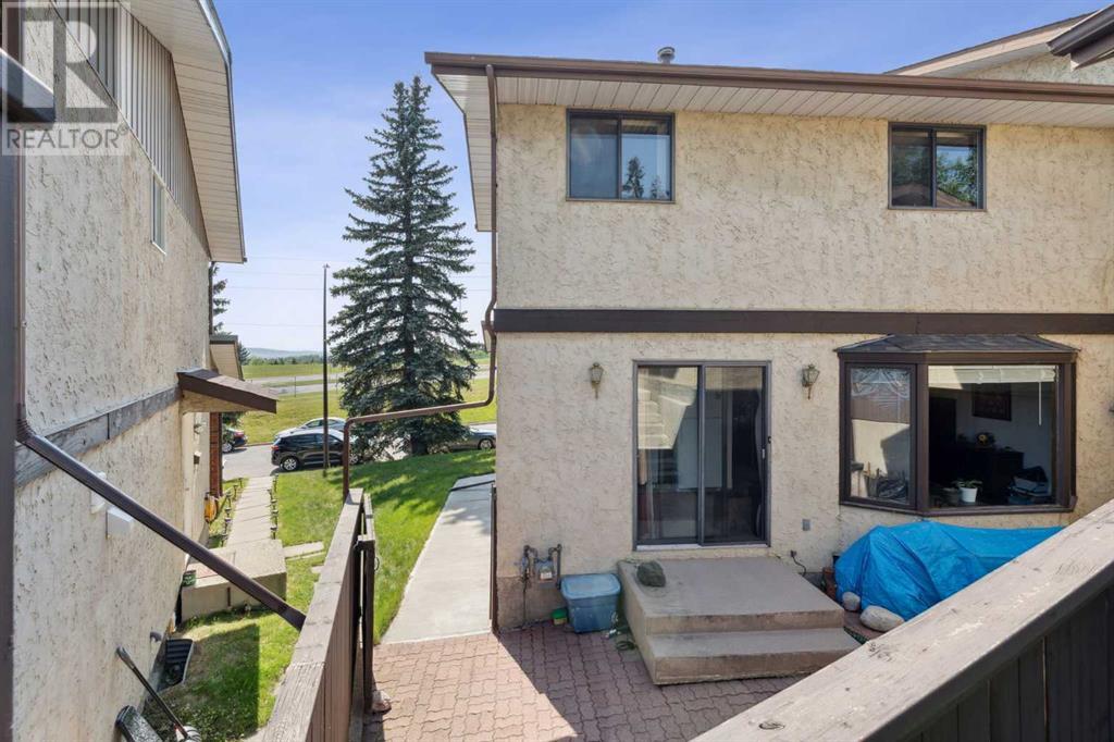 Single Family House for Sale in  Edgehill Drive NW Edgemont Calgary 