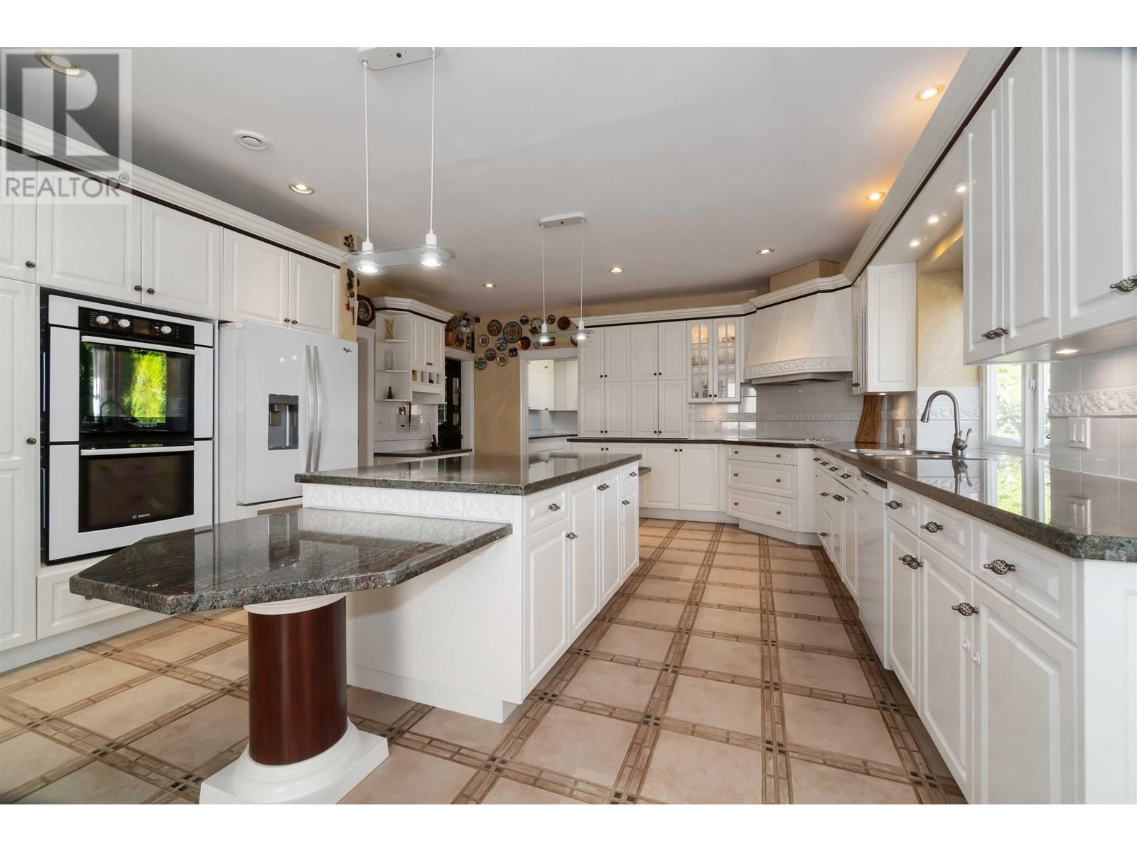 Photo 10 of 7483 Government Road, Burnaby BC