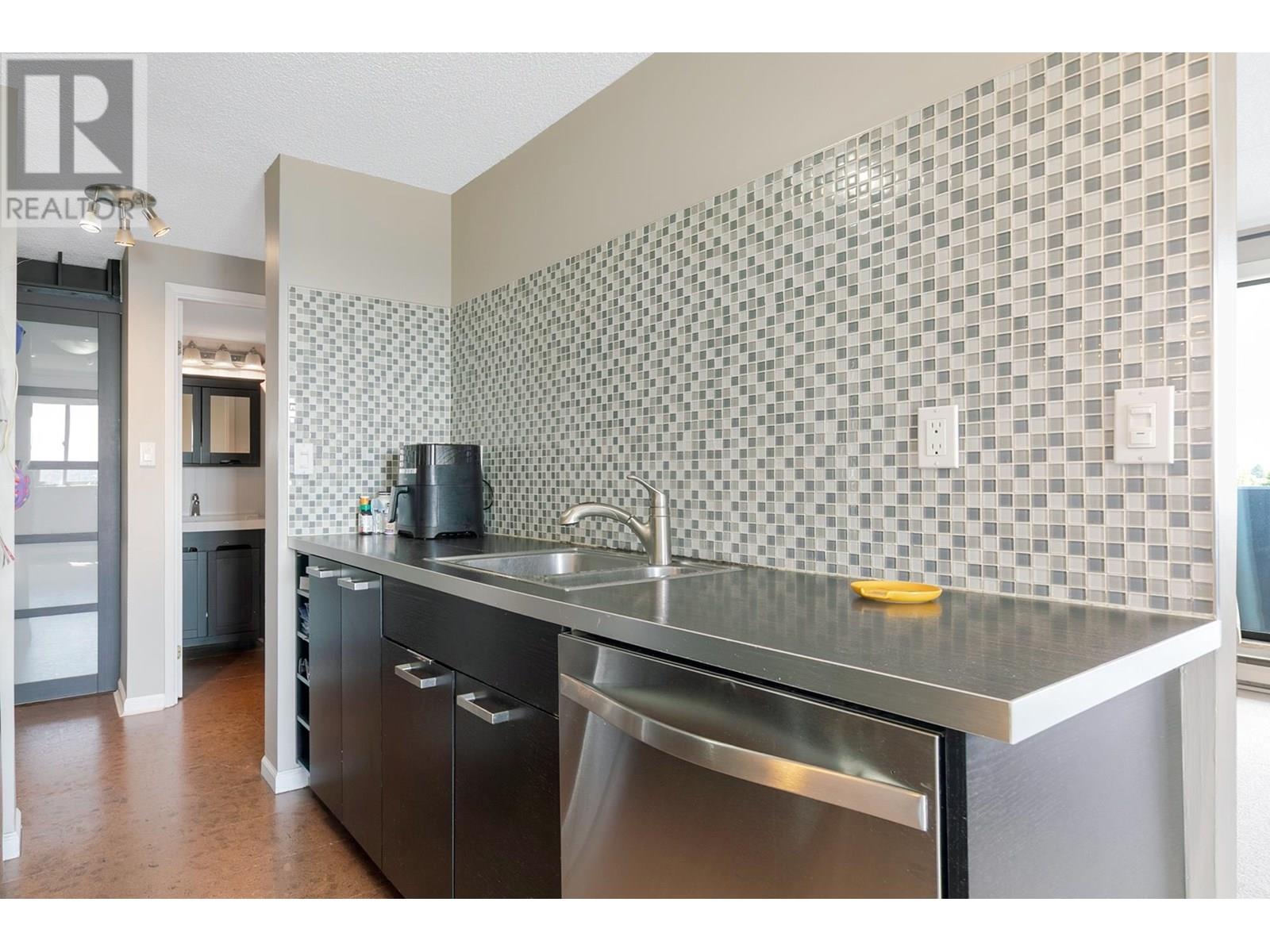 Photo 8 of 1103 110 W 4th Street, North Vancouver BC