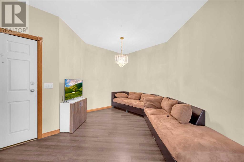 Single Family House Loft for Sale in    Avenue NE Mayland Heights Calgary 