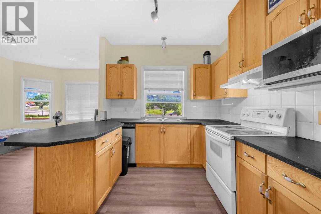 Single Family House Loft for Sale in    Avenue NE Mayland Heights Calgary 