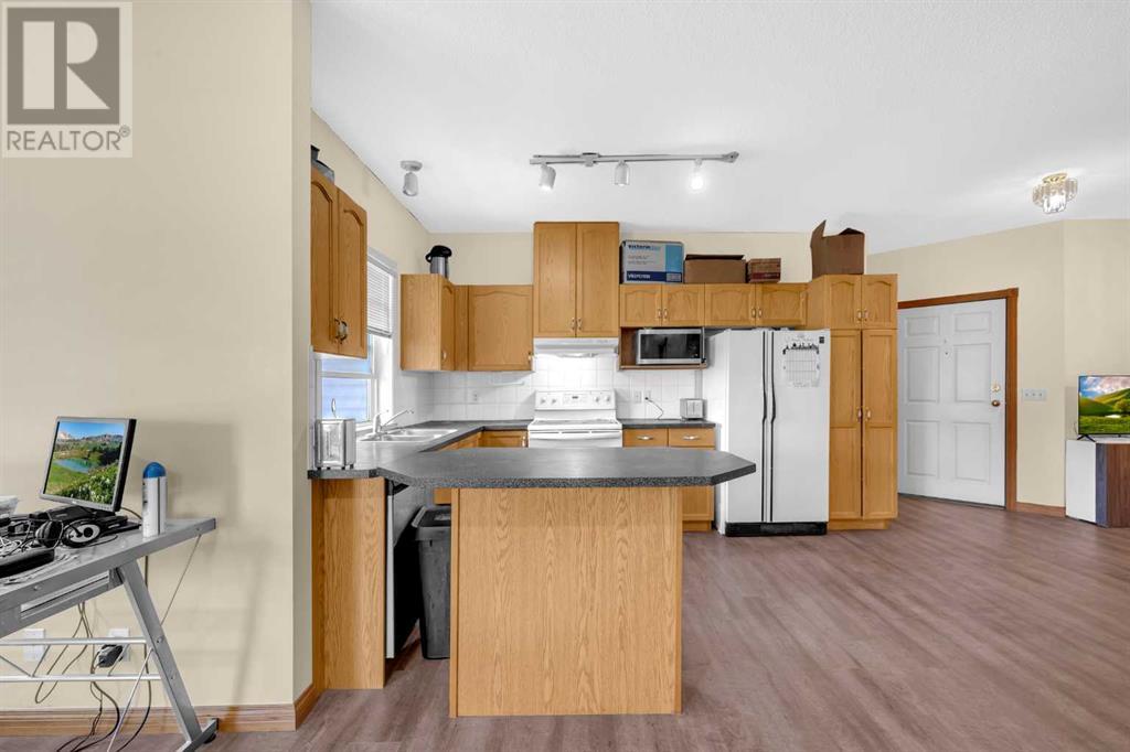 Single Family House Loft for Sale in    Avenue NE Mayland Heights Calgary 