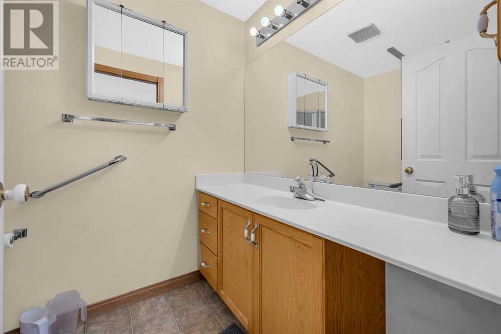 Single Family House Loft for Sale in    Avenue NE Mayland Heights Calgary 