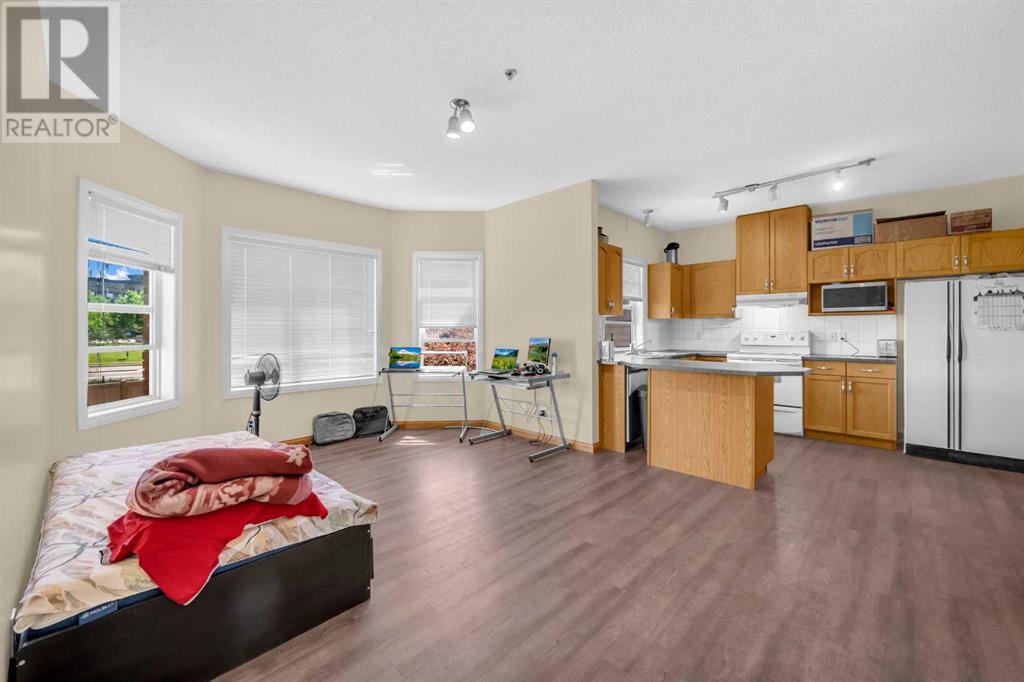 210, 1920 14 Avenue NE, Calgary, Alberta