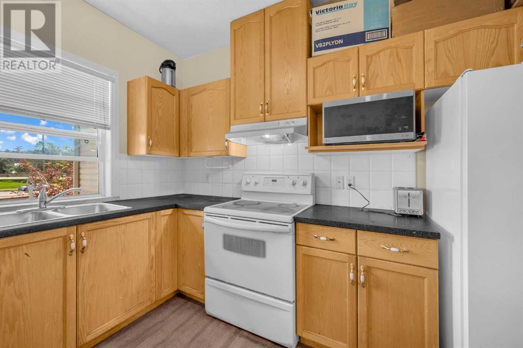 Single Family House Loft for Sale in    Avenue NE Mayland Heights Calgary 