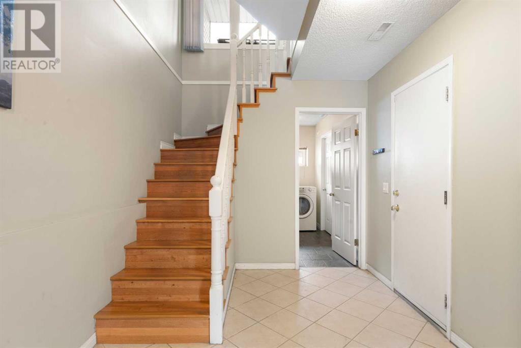 Single Family House for Sale in  Coachway Lane SW Coach Hill Calgary 