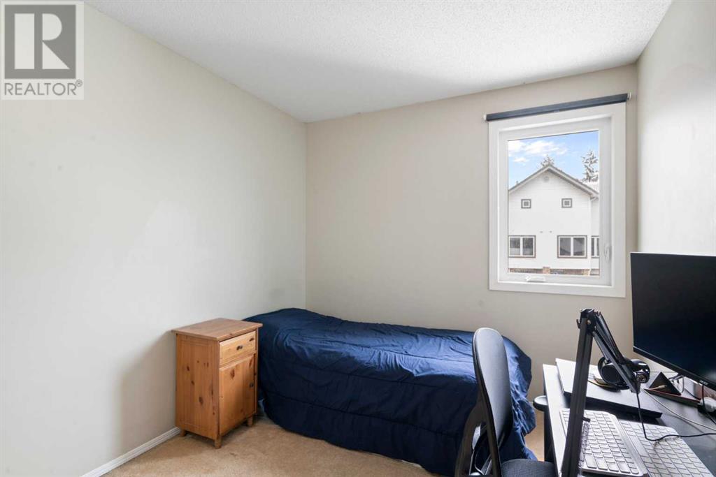 Single Family House for Sale in  Coachway Lane SW Coach Hill Calgary 