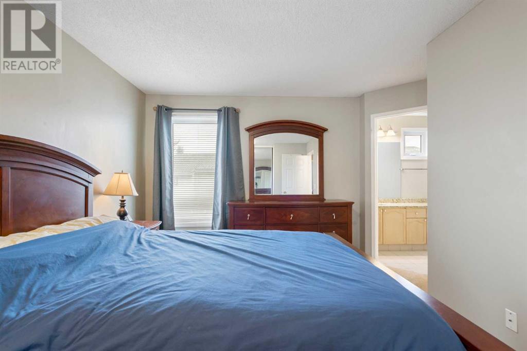 Single Family House for Sale in  Coachway Lane SW Coach Hill Calgary 