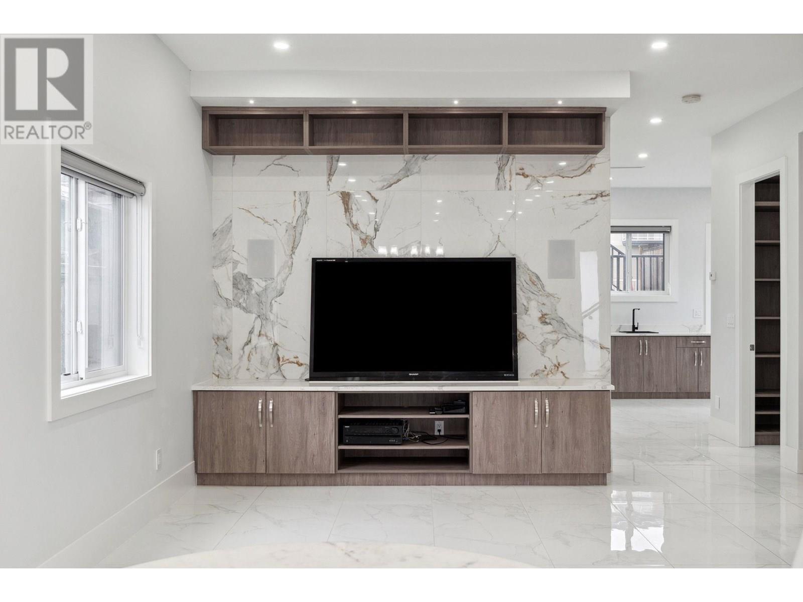 Photo 8 of 1137 Dansey Avenue, Coquitlam BC