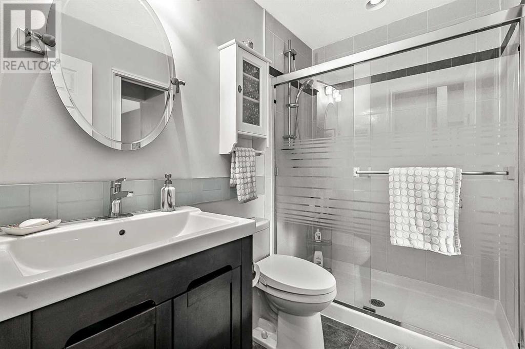 Single Family House 5 Level for Sale in  Lock Crescent Rosemont Okotoks 