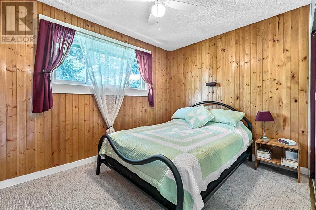 Single Family House 5 Level for Sale in  Lock Crescent Rosemont Okotoks 