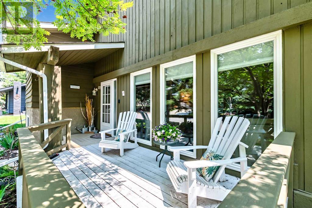 Single Family House 5 Level for Sale in  Lock Crescent Rosemont Okotoks 