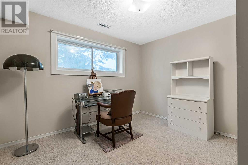 Single Family House 5 Level for Sale in  Lock Crescent Rosemont Okotoks 
