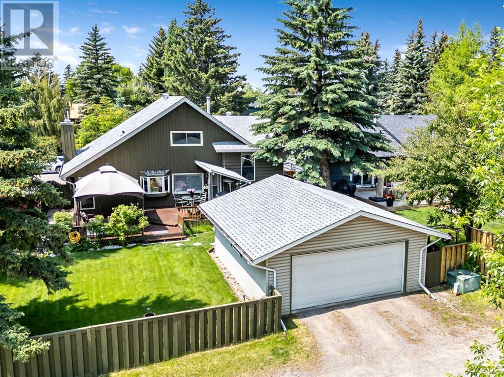 Single Family House 5 Level for Sale in  Lock Crescent Rosemont Okotoks 