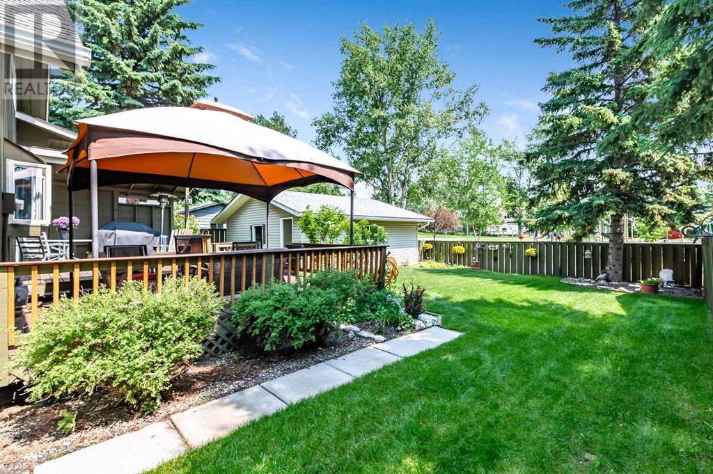Single Family House 5 Level for Sale in  Lock Crescent Rosemont Okotoks 