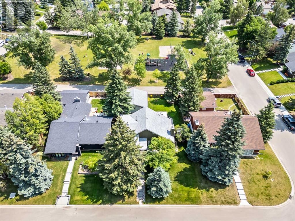 Single Family House 5 Level for Sale in  Lock Crescent Rosemont Okotoks 