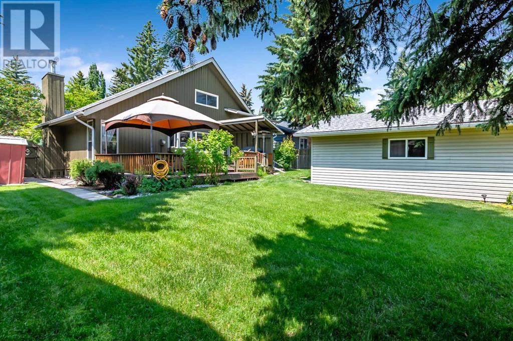Single Family House 5 Level for Sale in  Lock Crescent Rosemont Okotoks 