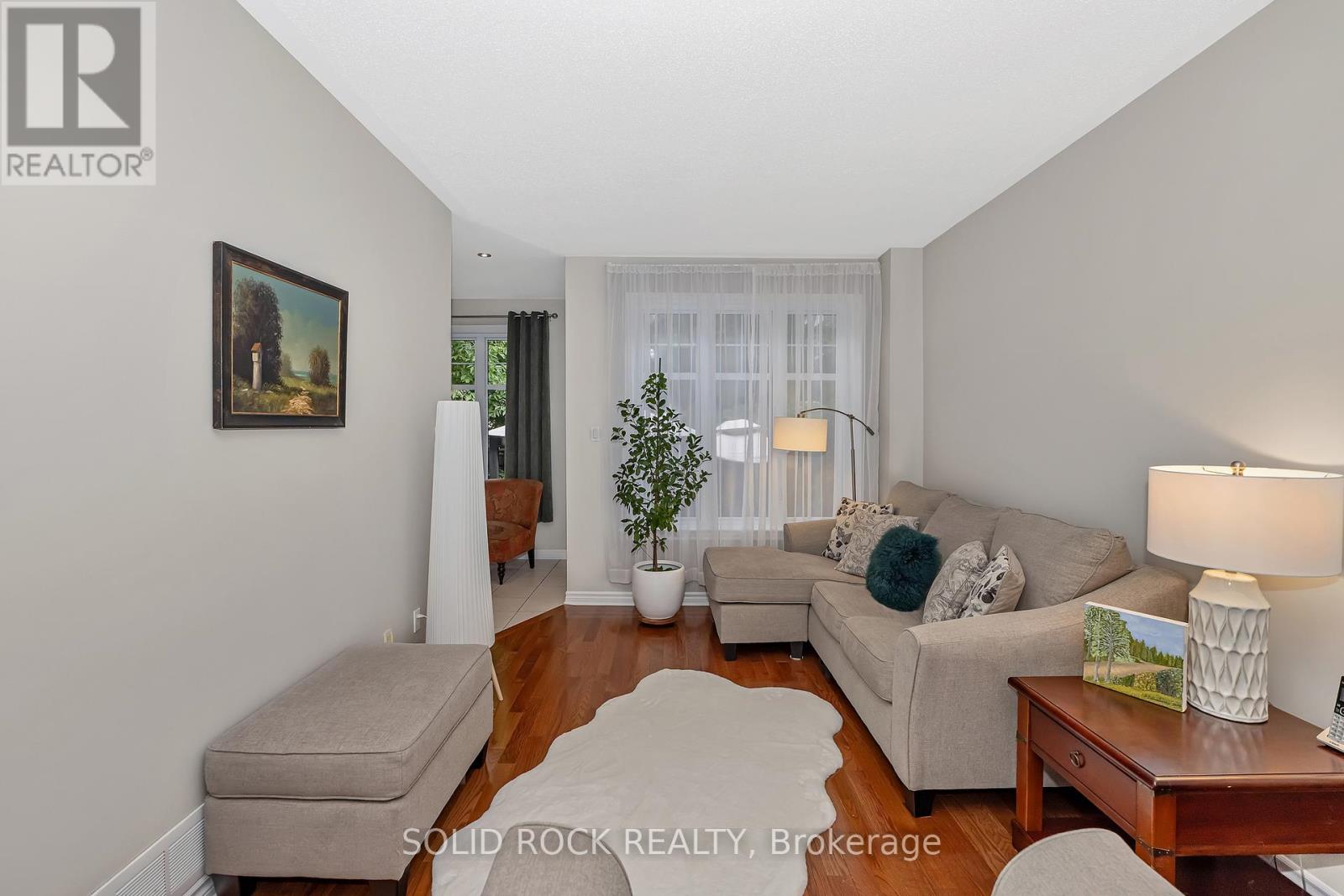 Photo 18 of 411 Cache Bay Crescent E, Ottawa ON