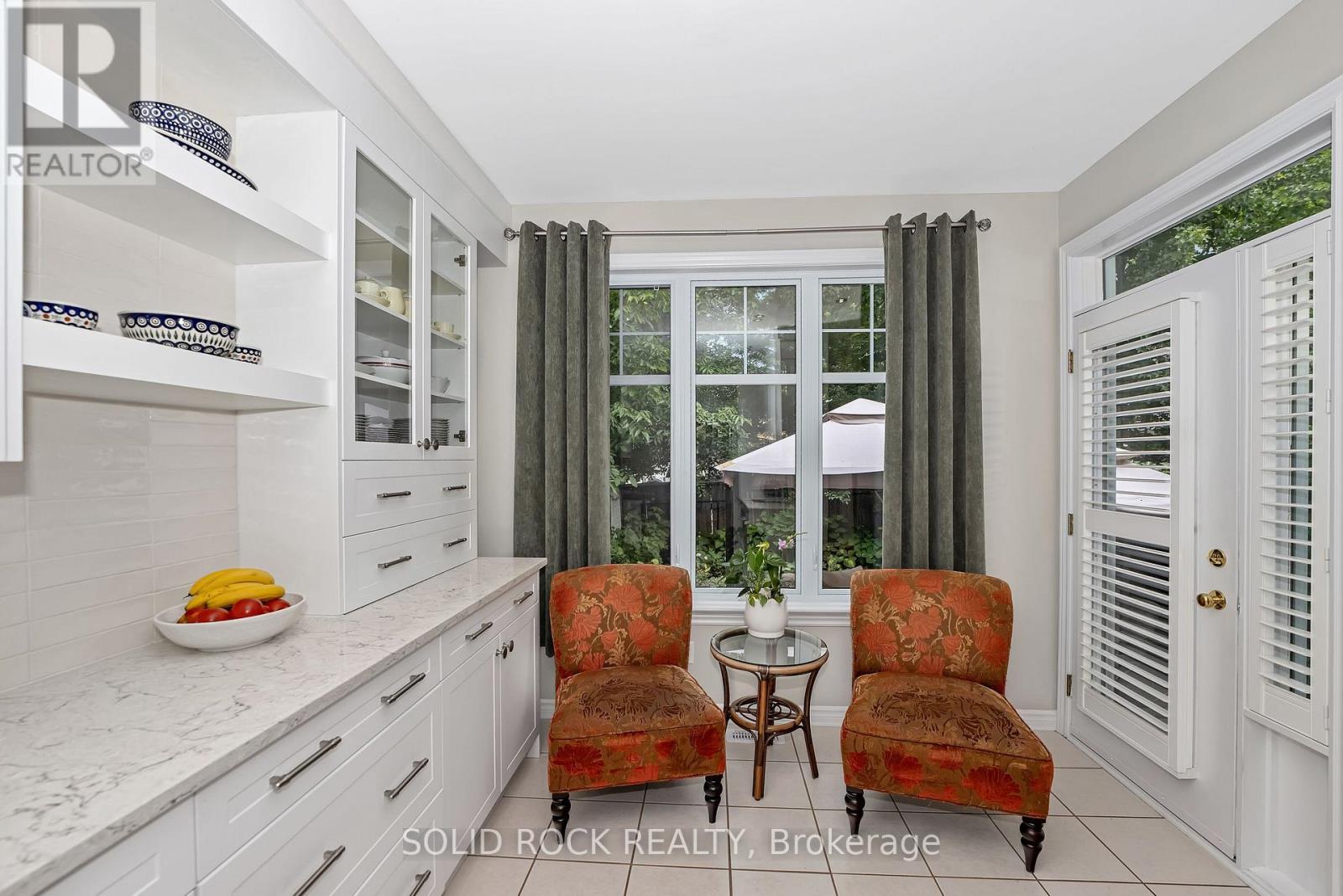 Photo 10 of 411 Cache Bay Crescent E, Ottawa ON