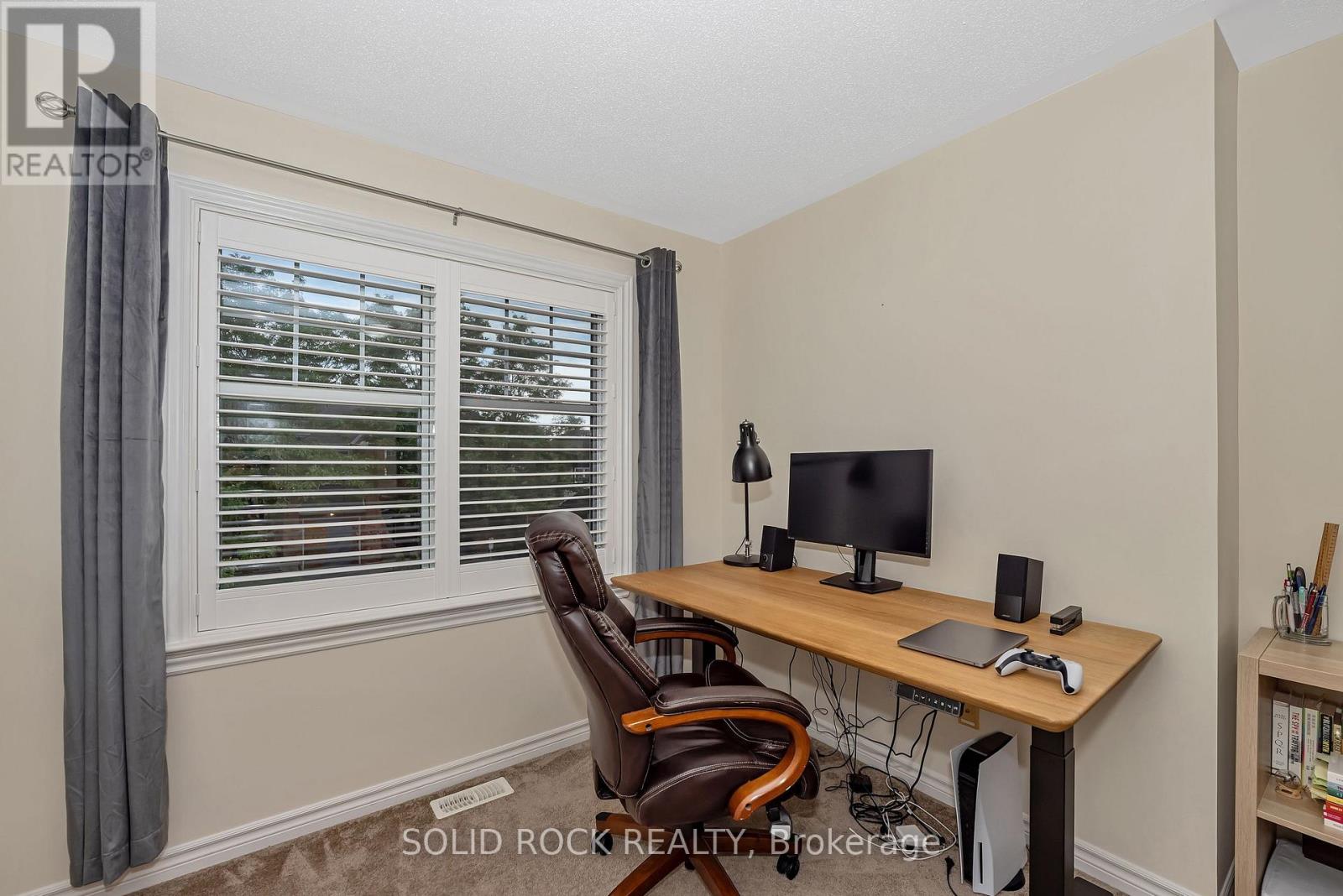 Photo 22 of 411 Cache Bay Crescent E, Ottawa ON