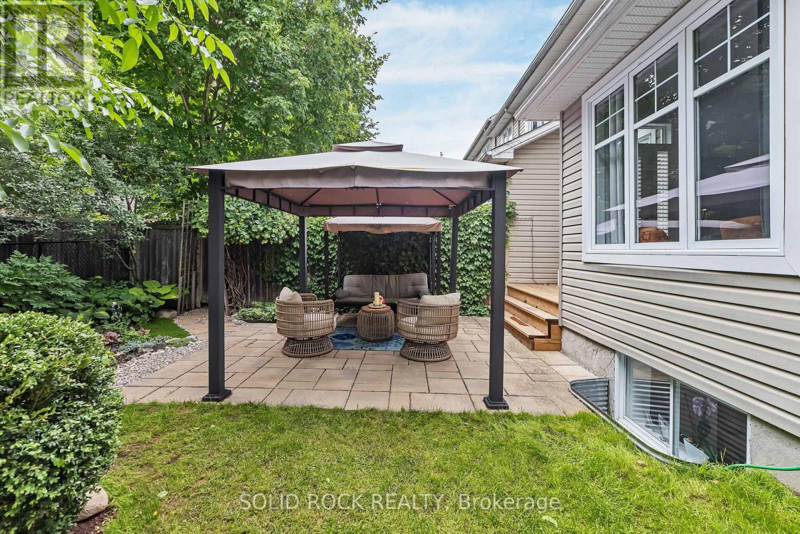 Photo 26 of 411 Cache Bay Crescent E, Ottawa ON