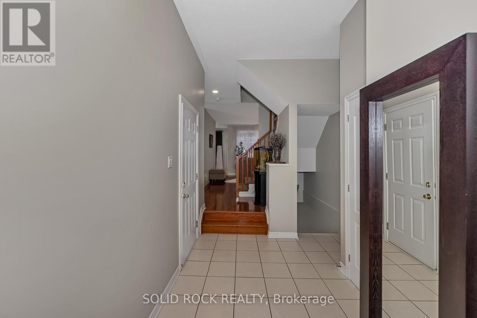 Photo 16 of 411 Cache Bay Crescent E, Ottawa ON